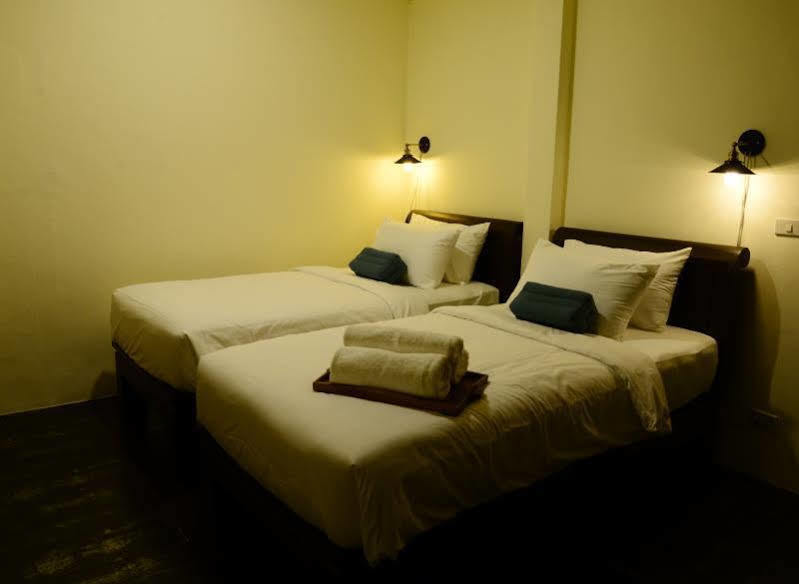 Nawa Saraan Hotel Csiangmaj Kültér fotó
